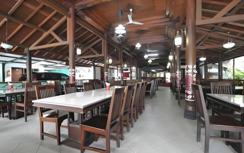 Batik Hotel *